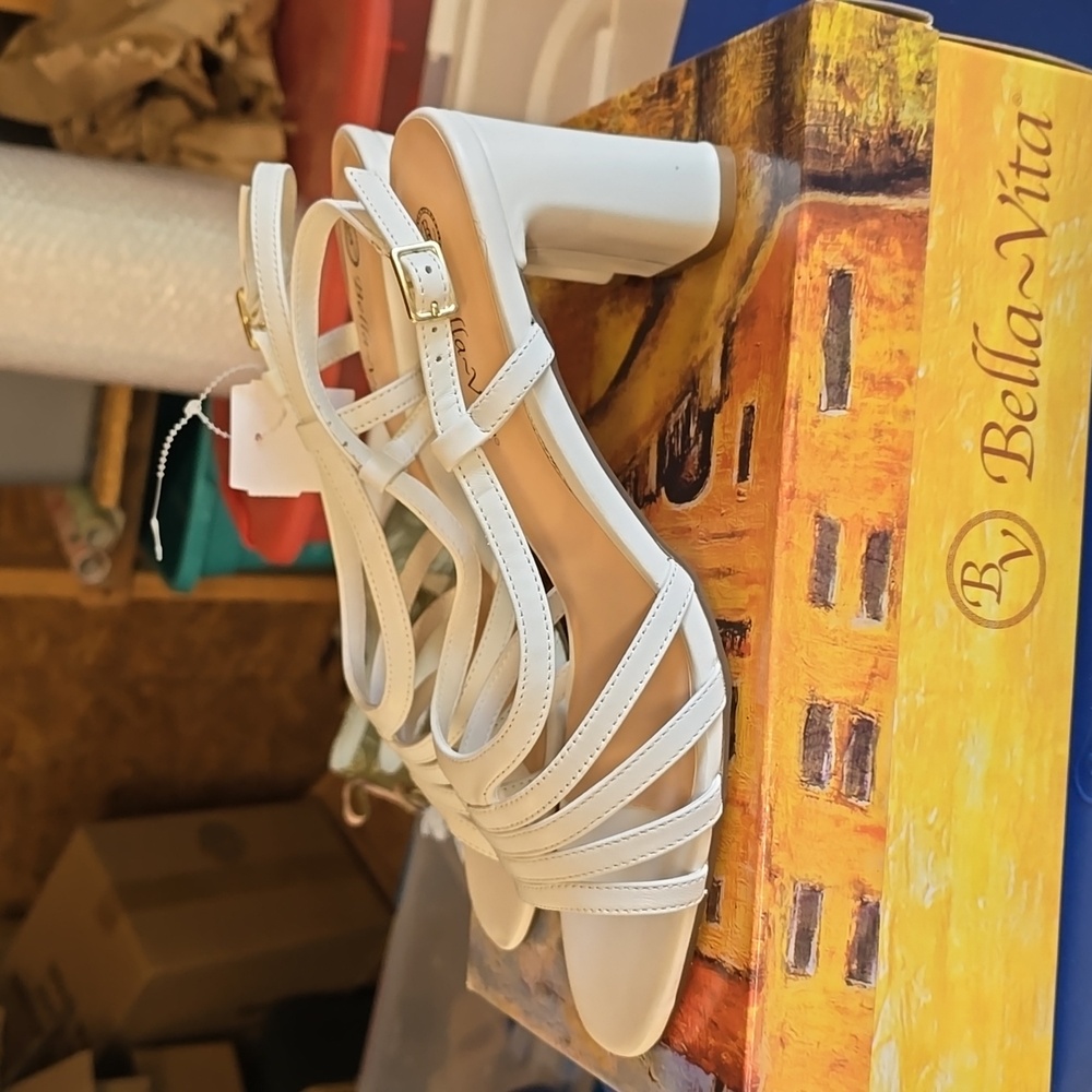 Bella Vita Gretta sandals